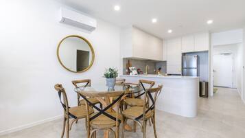 Apartment | Dining