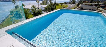 Oceanside Apartment With Bay Views
