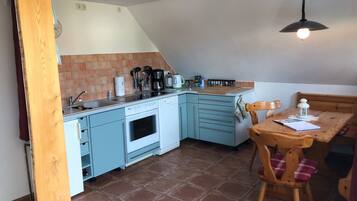 Kühlschrank, Ofen, Herdplatte, Geschirrspüler