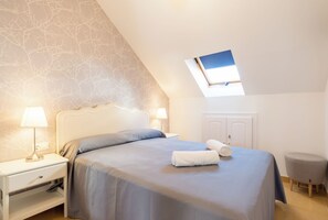 1 chambre, fer et planche à repasser, accès Internet, draps fournis
