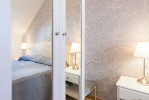 1 chambre, fer et planche à repasser, accès Internet, draps fournis