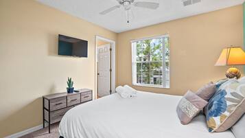 3 bedrooms, iron/ironing board, WiFi, bed sheets