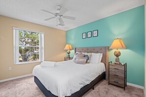 3 habitaciones, tabla de planchar con plancha, wifi y ropa de cama 