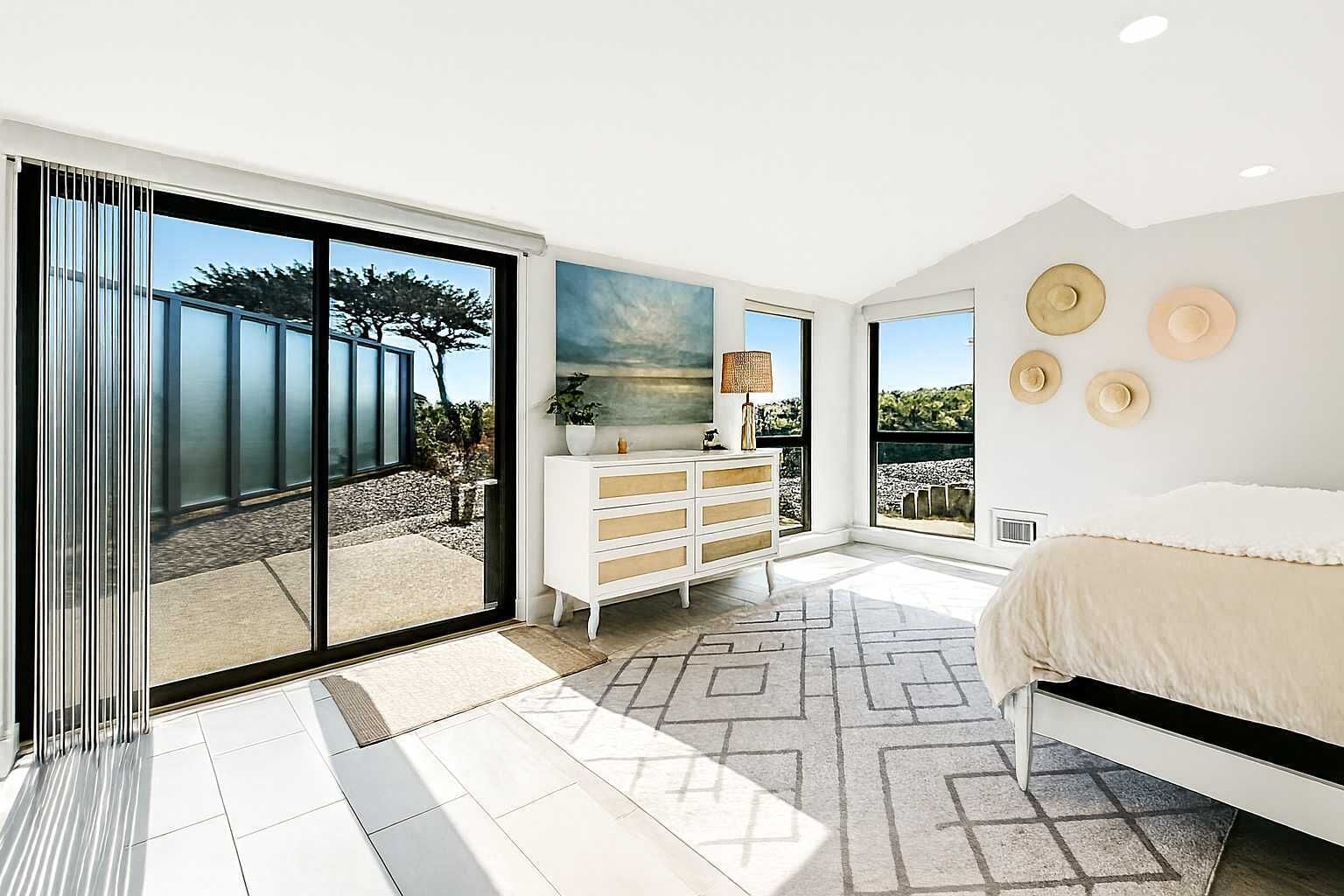 3 makuuhuonetta, työpöytä, Wi-Fi, vuodevaatteet