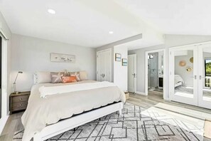 3 bedrooms, desk, WiFi, bed sheets - Luxury Bodega Bay Retreat: Bodega Harbour, Golf (Bodega Bay)