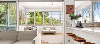 Luxury 2-bed With Ocean Views and Garden