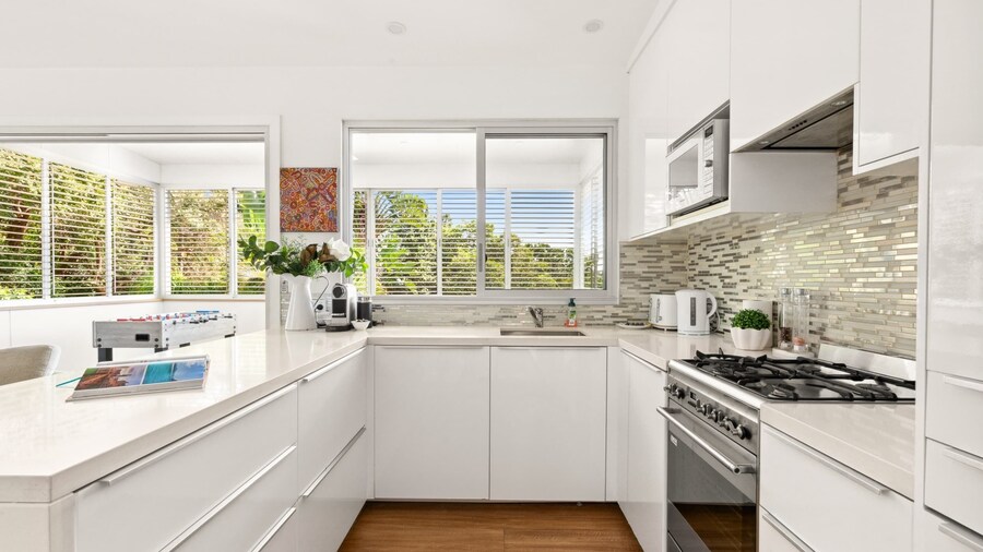 Luxury 2-bed With Ocean Views and Garden