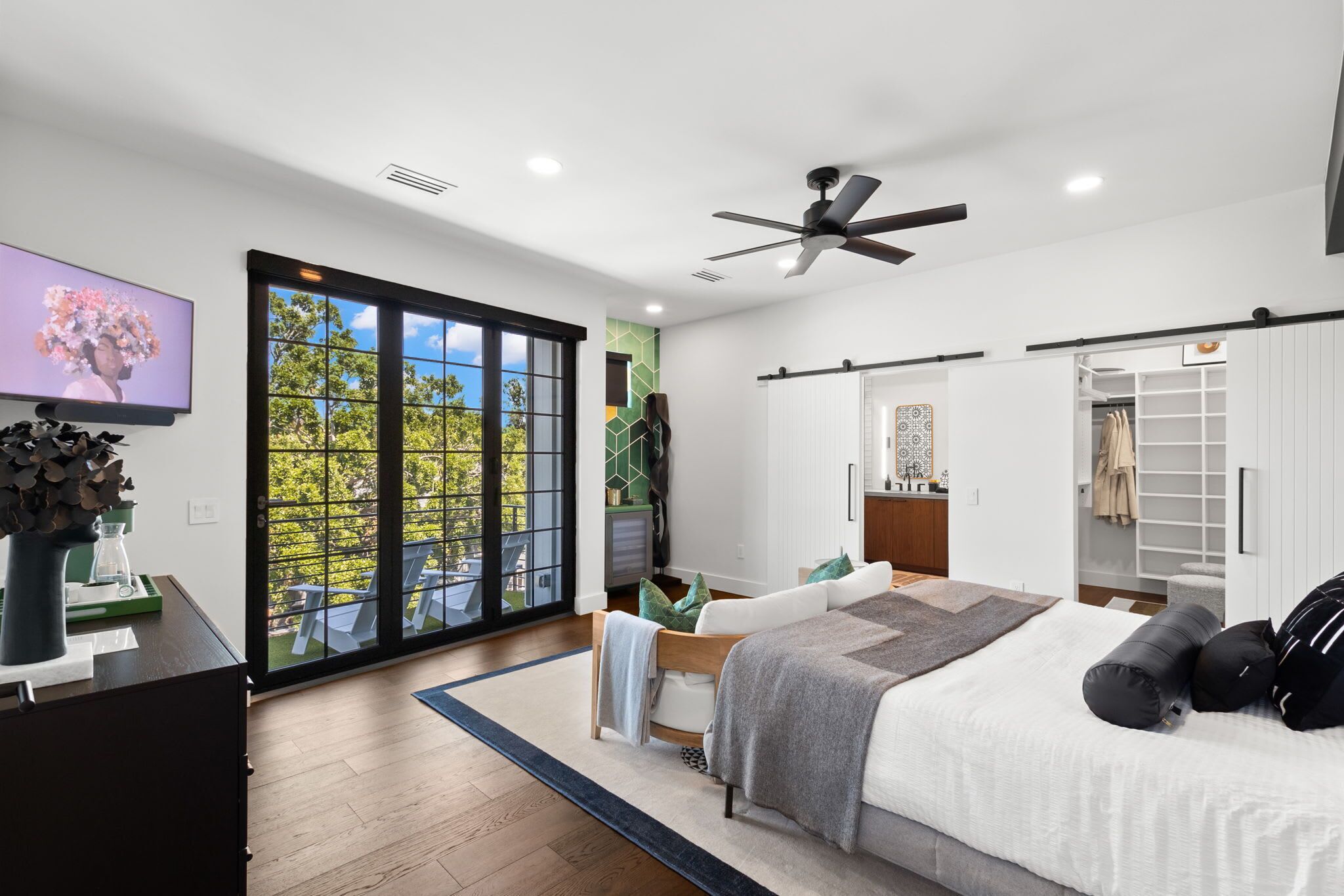 4 sovrum, skrivbord, strykjärn/strykbräda och wi-fi