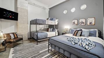 2 bedrooms, desk, iron/ironing board, free WiFi