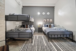 2 عدّة غرف نوم ومكتب ومكواة/لوح كي وواي فاي مجانًا