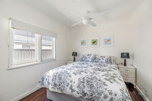 3 chambres, fer et planche à repasser, draps fournis