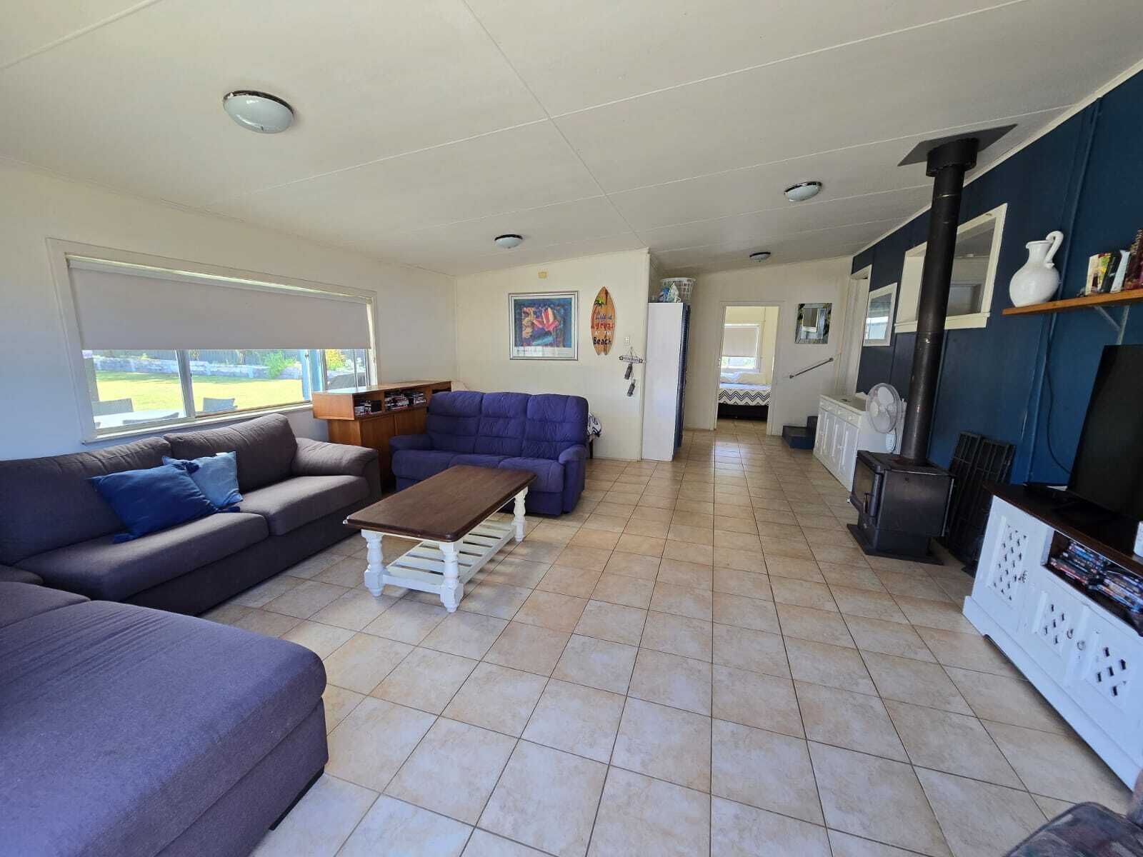 Smart TV, fireplace, DVD player