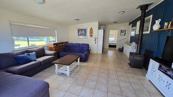 Smart TV, fireplace, DVD player