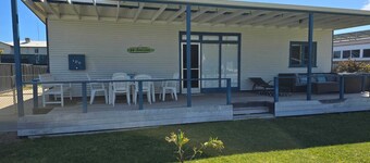 Lano Beach Shack – Pet-Friendly Coastal Escape in Lancelin