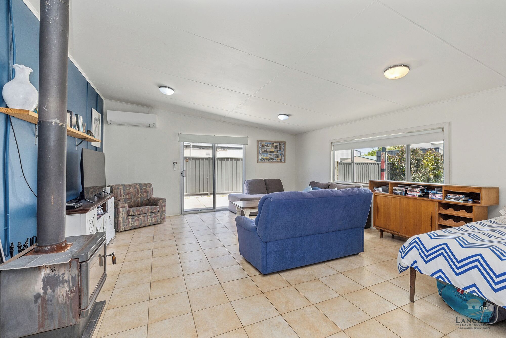 Smart TV, fireplace, DVD player