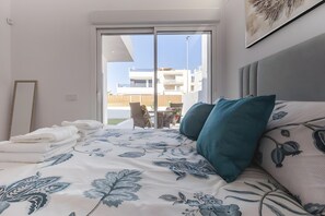 3 quartos, ferros/tábuas de passar roupa, Wi-Fi, roupa de cama