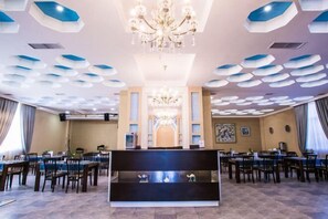 Restaurant - Shah Palace Hotel (Bishkek)