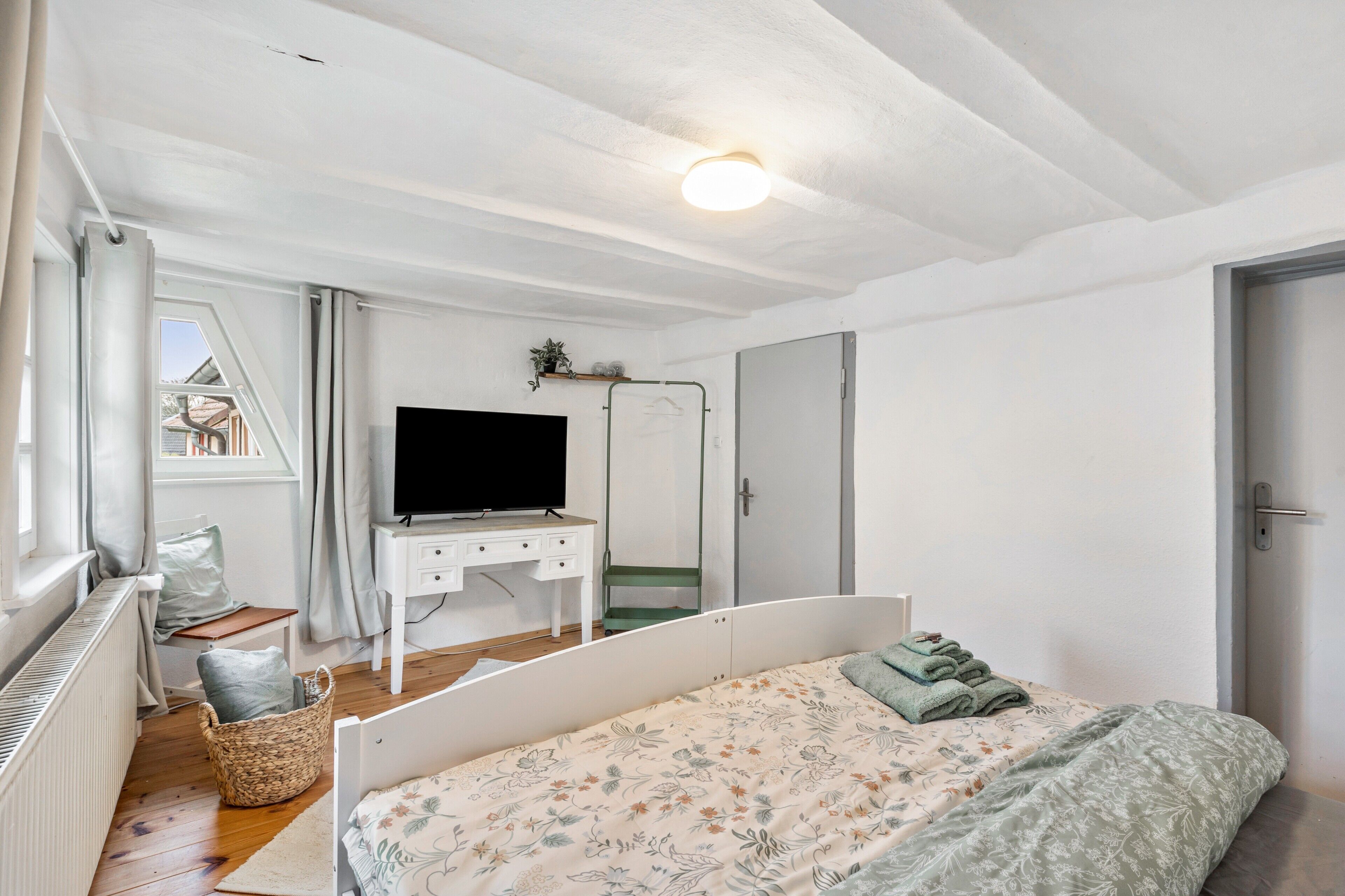 2 Schlafzimmer, Schreibtisch, WLAN, Bettwäsche