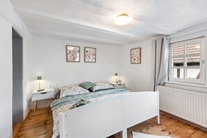 2 bedrooms, WiFi, bed sheets