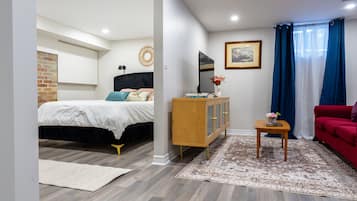 1 bedroom, desk, free WiFi, bed sheets