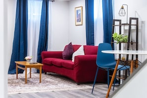 Smart TV, books - Brand New Apartment|East Galt|5mins>Downtown|Wi-fi (Cambridge)