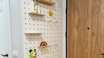 Iron/ironing board, free WiFi