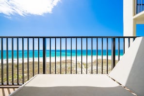 Condo, 2 Bedrooms | Property grounds