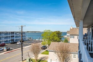 Property grounds - Clammers Cove 4 | 4BR/3.5BA Bayside Townhouse (Ocean City)