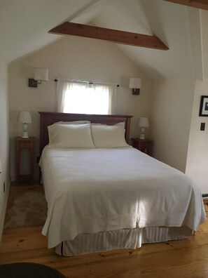 1 bedroom, free WiFi, bed sheets - Charming cottage on goat farm in picturesque Westport (Westport)