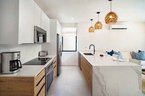 Villa, 3 habitaciones | Cocina privada | Refrigerador y horno 