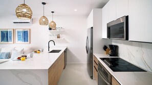 Townhome, 3 Bedrooms | Private kitchen | Fridge - Sorrento 15 3 Bedroom Townhouse (Gibbes)