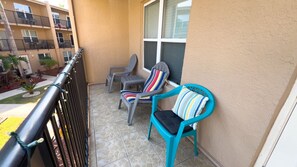 Apartment, 2 Bedrooms | Property grounds