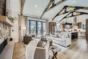 Townhome, 3 Bedrooms | Living area | Smart TV - 37 Alcove 3 Bedroom Townhouse (Keystone)