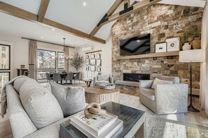 Townhome, 3 Bedrooms | Living area | Smart TV - 37 Alcove 3 Bedroom Townhouse (Keystone)