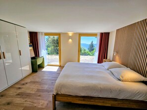 Iron/ironing board, WiFi, bed sheets - MIL100 hut with private Finnish bath (Muhlbach-sur-Munster)