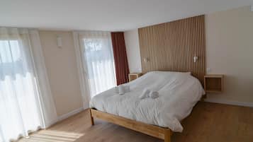 Fer et planche Ă repasser, Wi-Fi, draps fournis