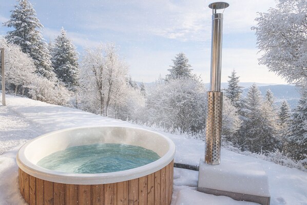 Outdoor spa tub - MIL100 hut with private Finnish bath (Muhlbach-sur-Munster)