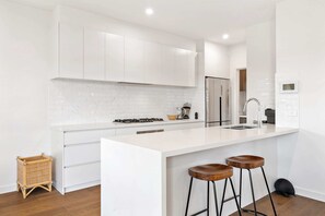Apartment | Private kitchen - Bright 2-bed Glenroy Home With Courtyard (Melbourne)