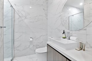 Apartment | Bathroom