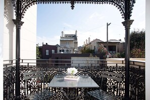 House | Outdoor dining