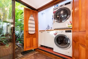 Apartment | Interior - Delightful 4-bed Home Near Centennial Park (Sydney)