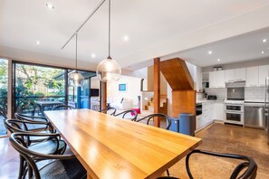 Apartment | Dining - Delightful 4-bed Home Near Centennial Park (Sydney)
