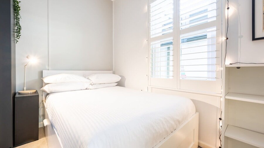 Delightful 4-bed Home Near Centennial Park