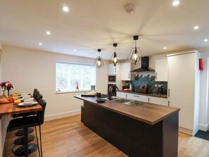 Dishwasher, cookware/dishes/utensils - Sandy Nook (Redcar)