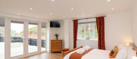 3 habitaciones, decoración personalizada y muebles diferentes