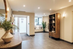 Interior entrance - The Eccleston by Nestor (London)