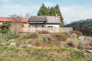 Exterior - Cozy Kirschallee Cottage with Mountain View, Private Terrace & Shared Garden (Hohnstein)