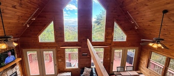 Mountaintop Memories-Hot Tub, Game Room, Pet Friendly, Near Grayson Highlands