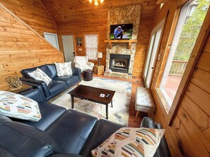 Smart TV, fireplace, table tennis