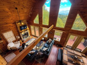 Smart TV, fireplace, ping pong